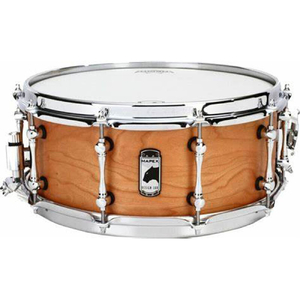 A re-imagined and optimized version of the original Black Panther model, the Design Lab Cherry Bomb is crafted with a medium-thick Cherrywood shell. T