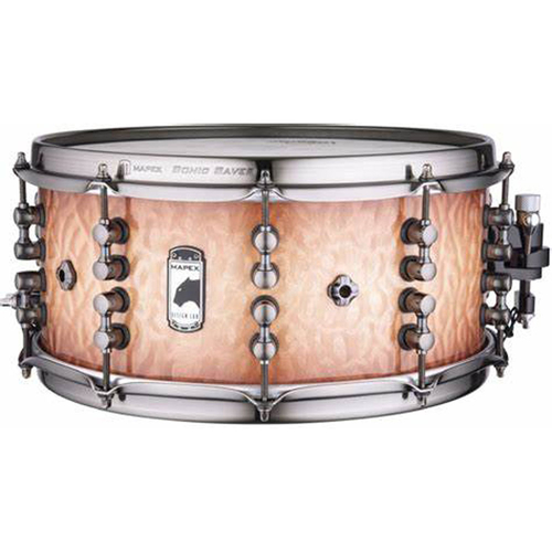 The "Versatus" Maple/Mahogany Hybrid shell, offers a "Naturally Pre-Processed" sound with just the right amount of Low-End, articulation and punch. A 