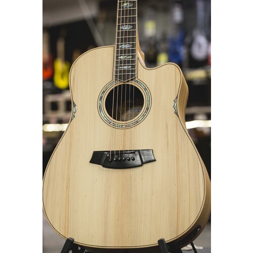 Cole Clark FL3EC-BMS Bunya Top with Maple Silkwood Back and Sides